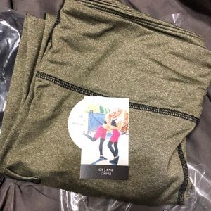 Salty Honey GI Jane Capri Leggings
